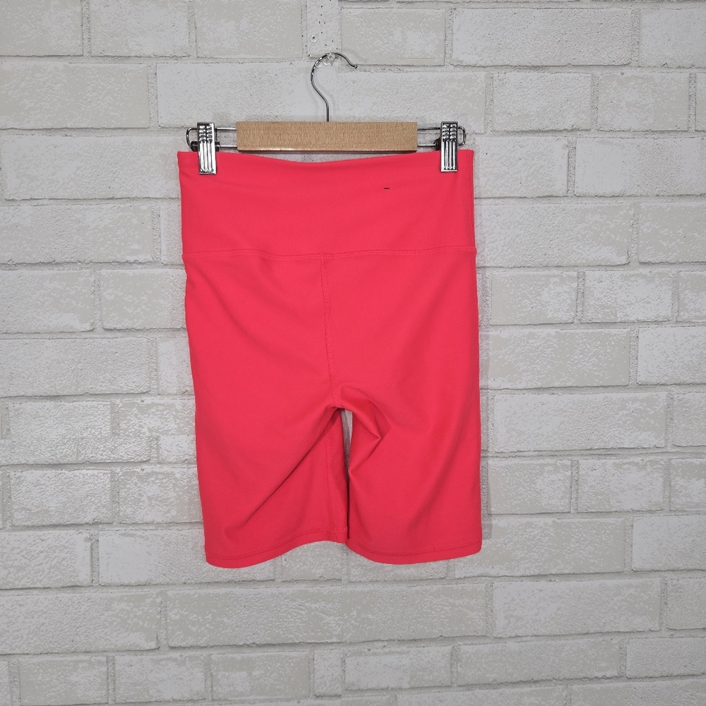 Under Armour bright pink athletic shorts - Picture 4 of 8